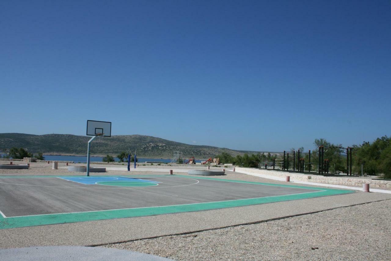 Mobile Homes Katinka, Starigrad Paklenica, Croatia ภายนอก รูปภาพ