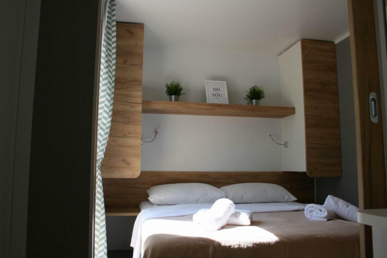 Mobile Homes Katinka, Starigrad Paklenica, Croatia ภายนอก รูปภาพ